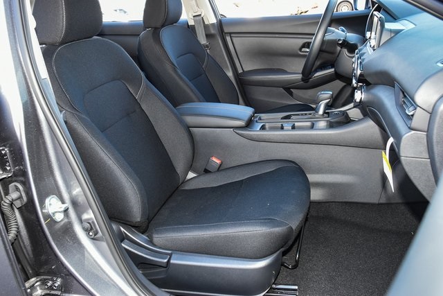 Vehicle image 24 of 37