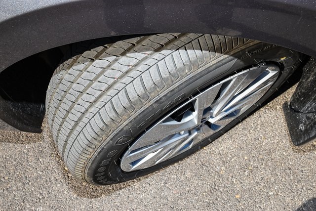 Vehicle image 10 of 37