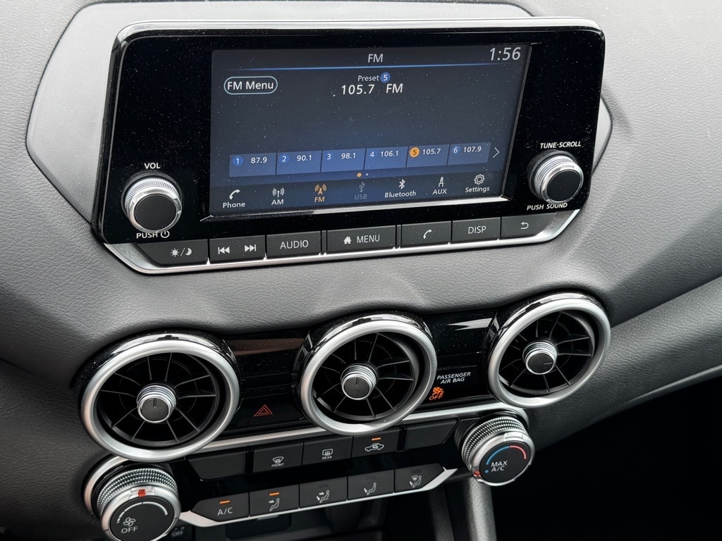 Vehicle image 11 of 22