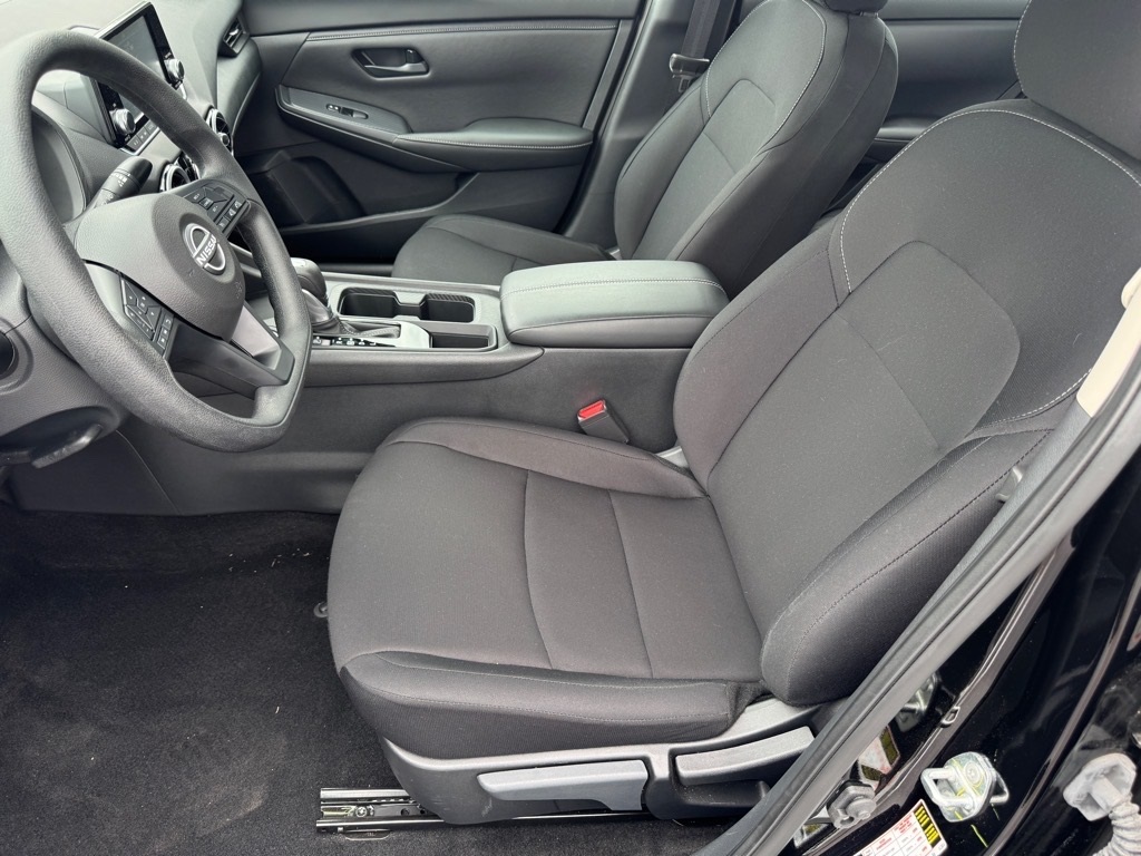 Vehicle image 10 of 22