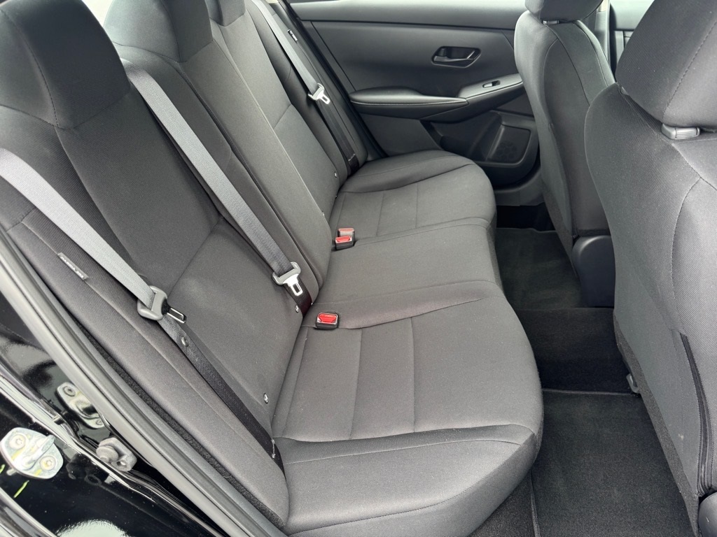 Vehicle image 19 of 22