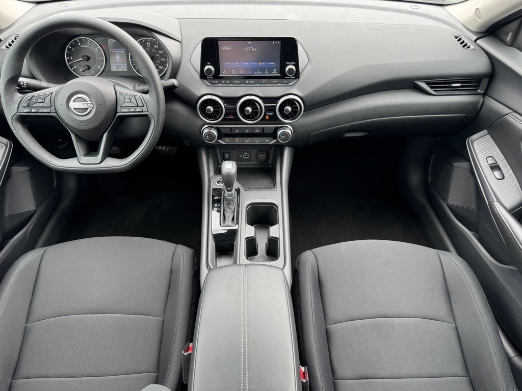 Vehicle image 9 of 22