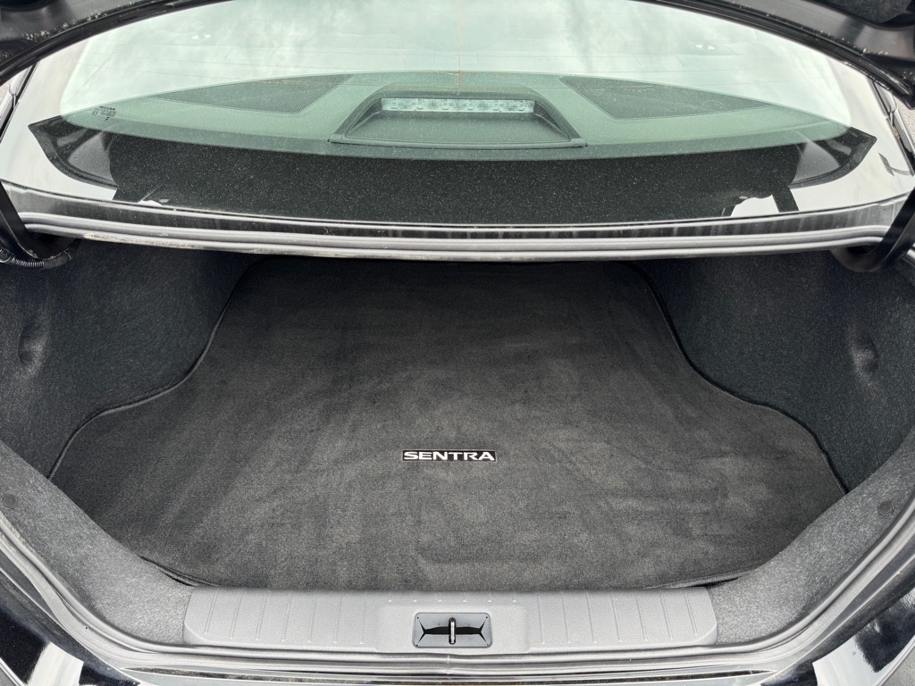 Vehicle image 20 of 22