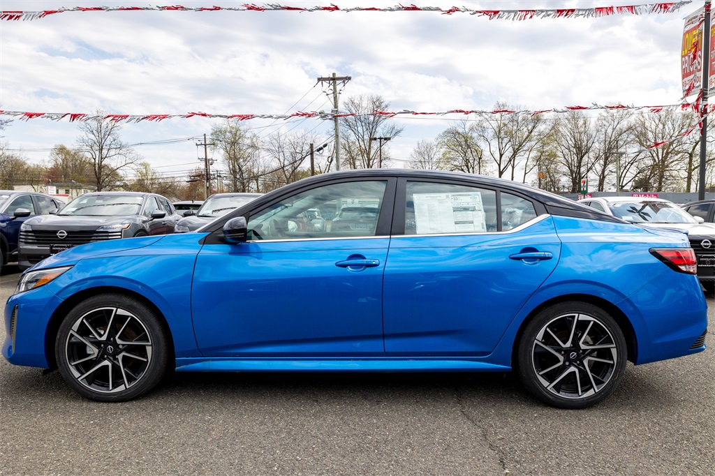 Vehicle image 8 of 16