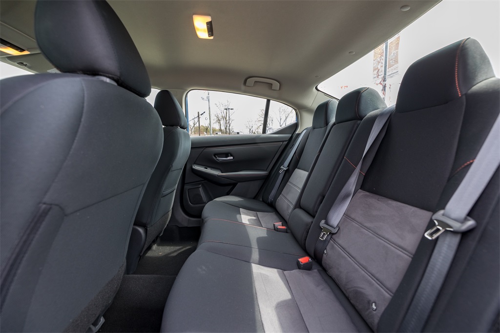 Vehicle image 15 of 16