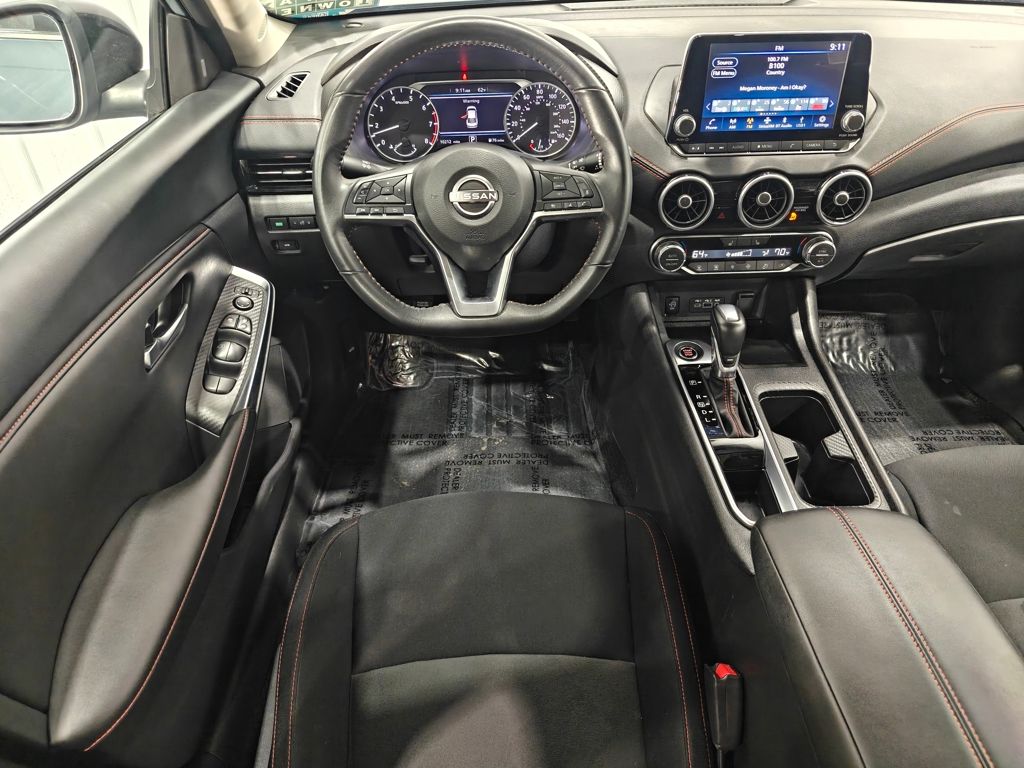 Vehicle image 11 of 52