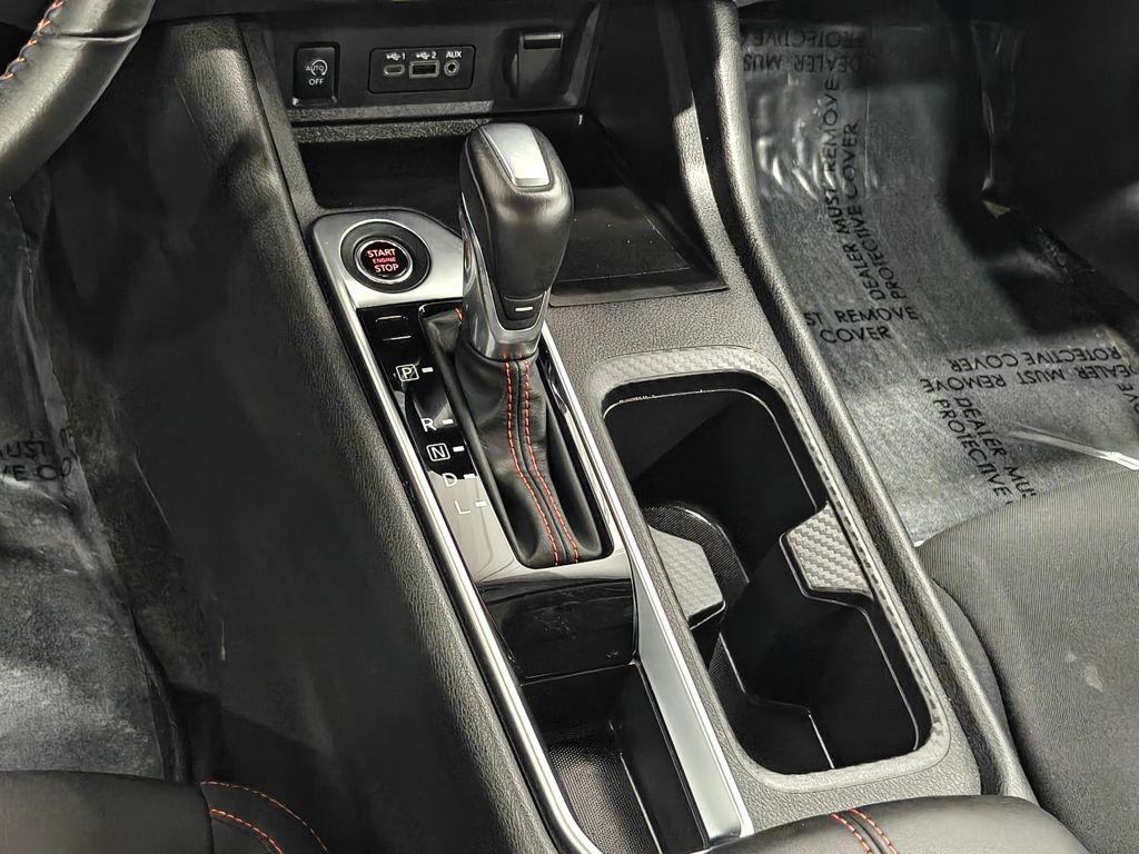 Vehicle image 17 of 52