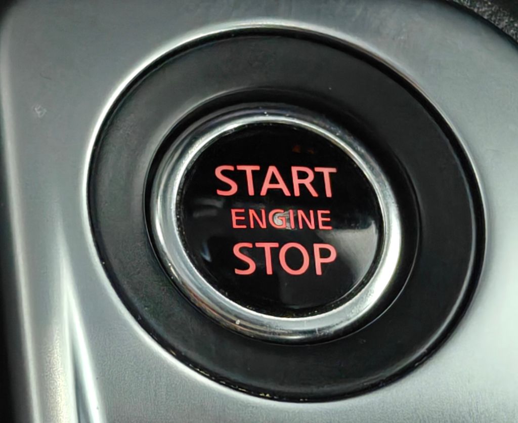 Vehicle image 18 of 52