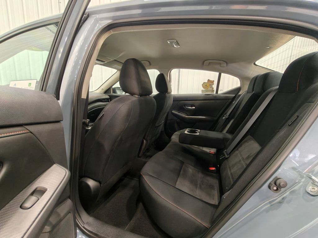 Vehicle image 26 of 52