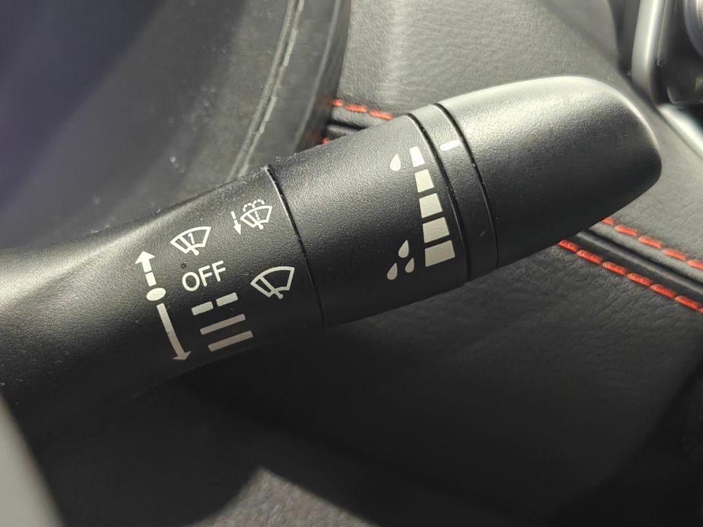Vehicle image 39 of 52