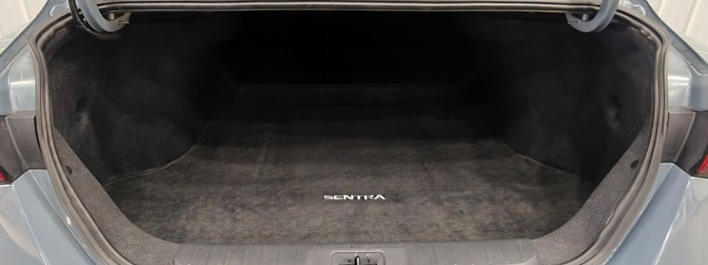 Vehicle image 29 of 52