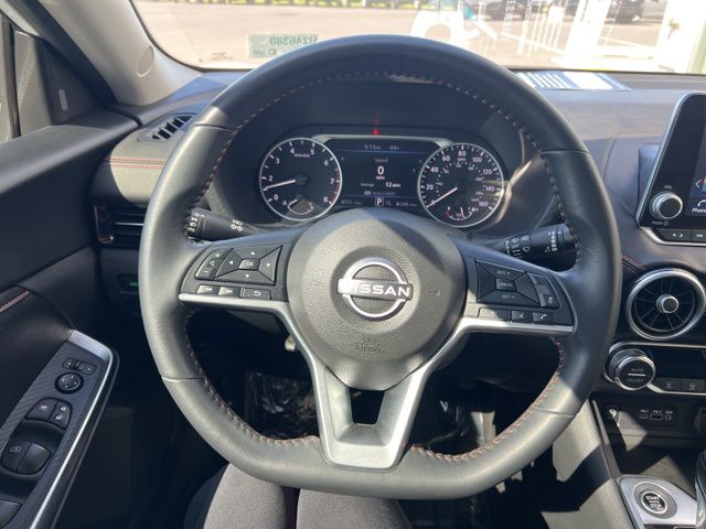Vehicle image 15 of 19
