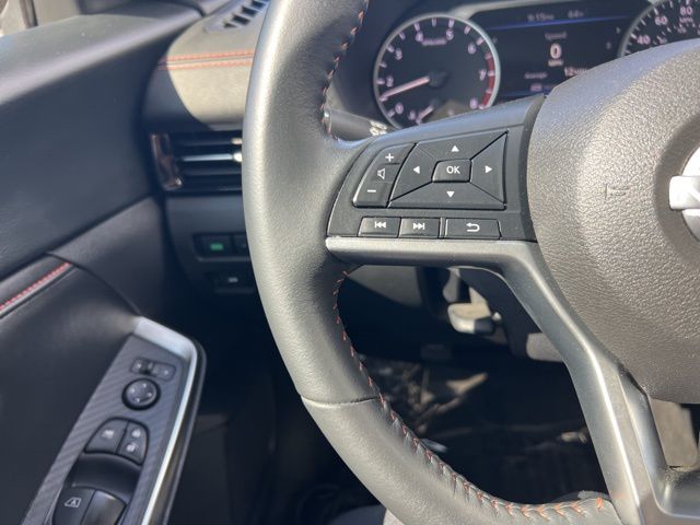 Vehicle image 13 of 19
