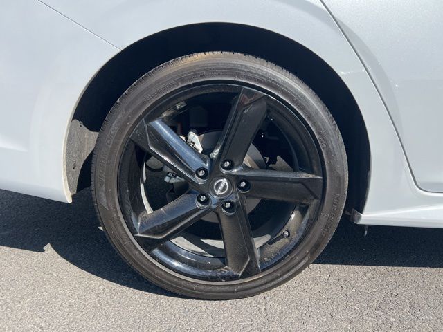 Vehicle image 19 of 19