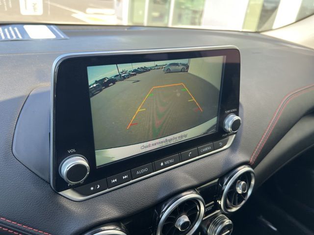 Vehicle image 11 of 19