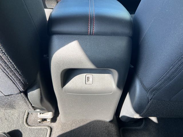 Vehicle image 18 of 19