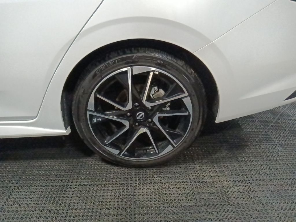 Vehicle image 18 of 55
