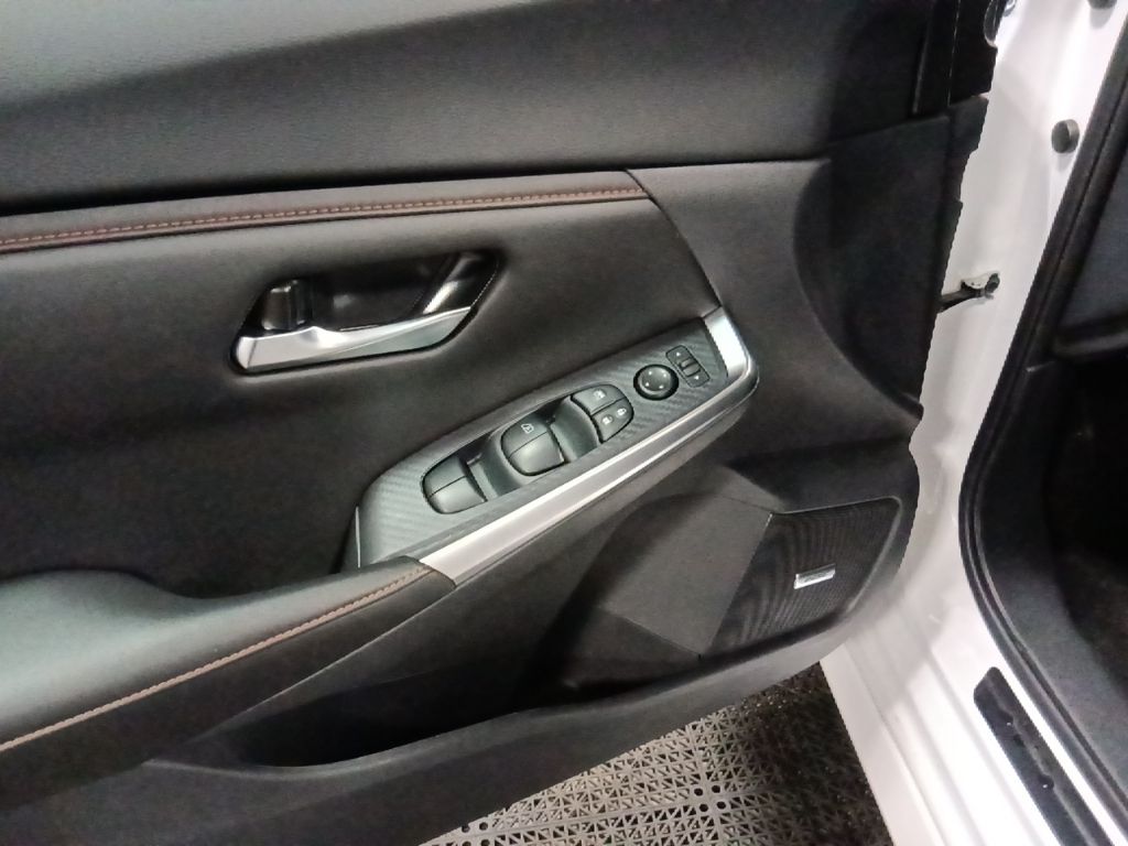 Vehicle image 37 of 55