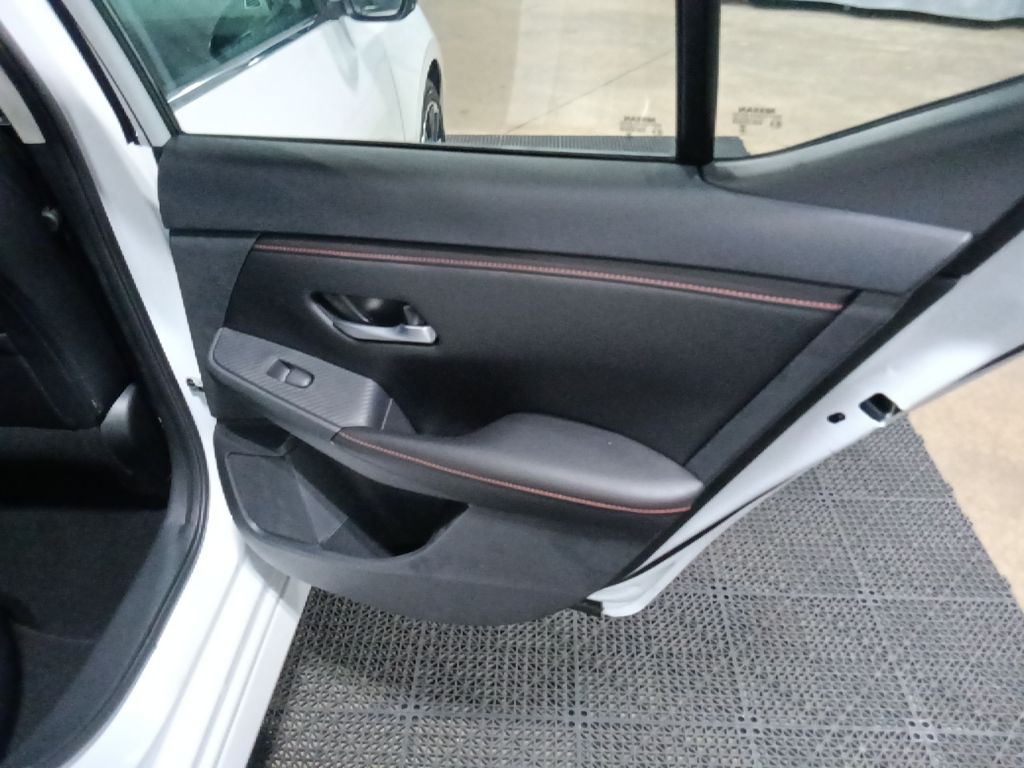 Vehicle image 43 of 55