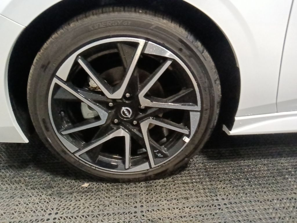 Vehicle image 19 of 55