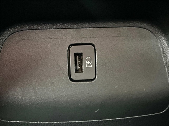 Vehicle image 30 of 42
