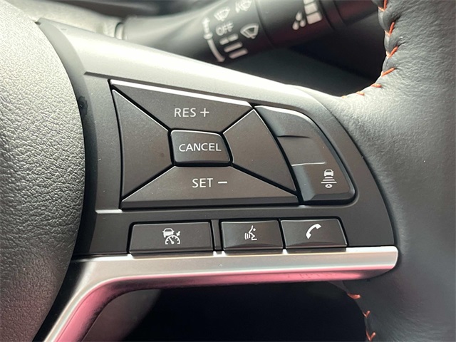 Vehicle image 36 of 42