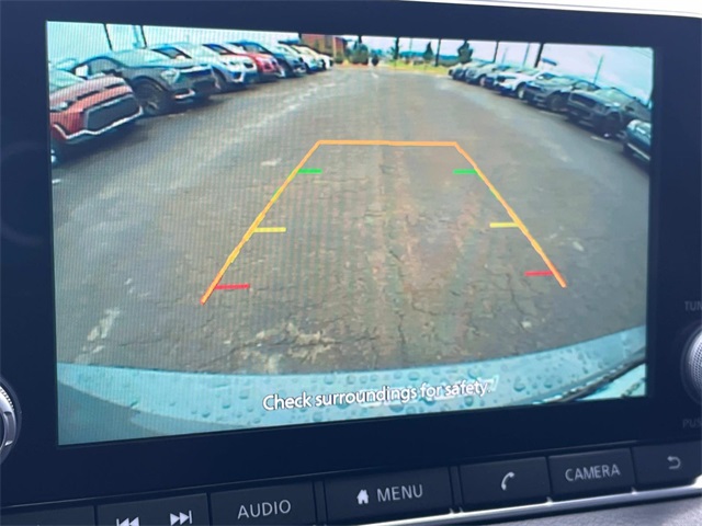 Vehicle image 19 of 42