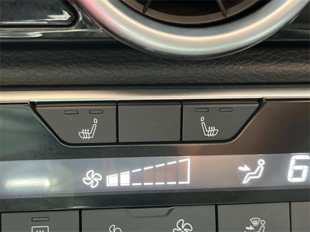 Vehicle image 26 of 42