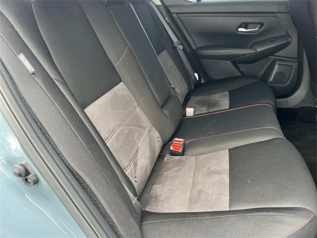 Vehicle image 13 of 42