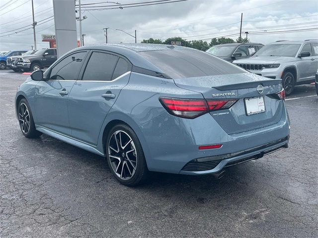 Vehicle image 7 of 42