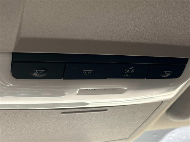Vehicle image 39 of 42