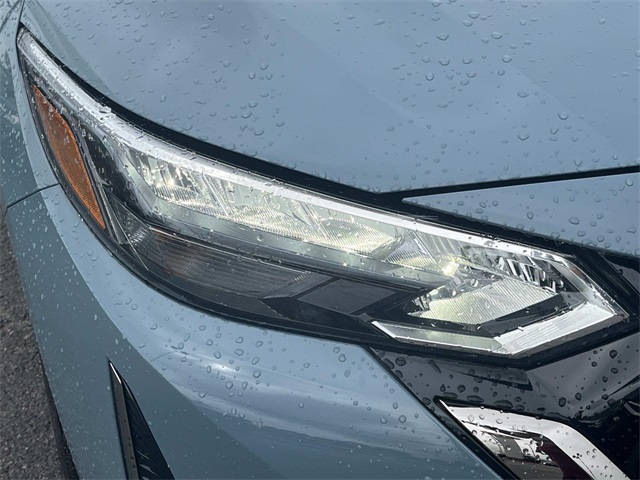 Vehicle image 32 of 42