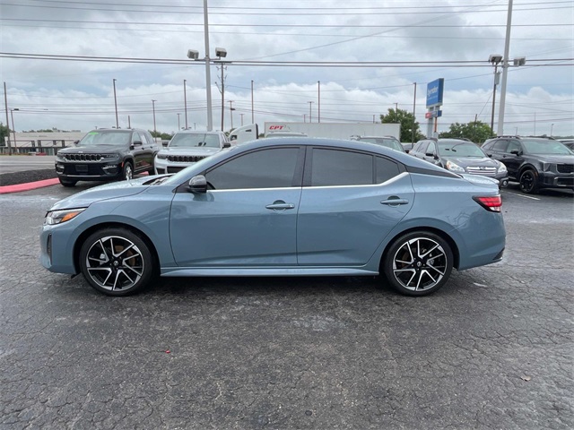 Vehicle image 8 of 42