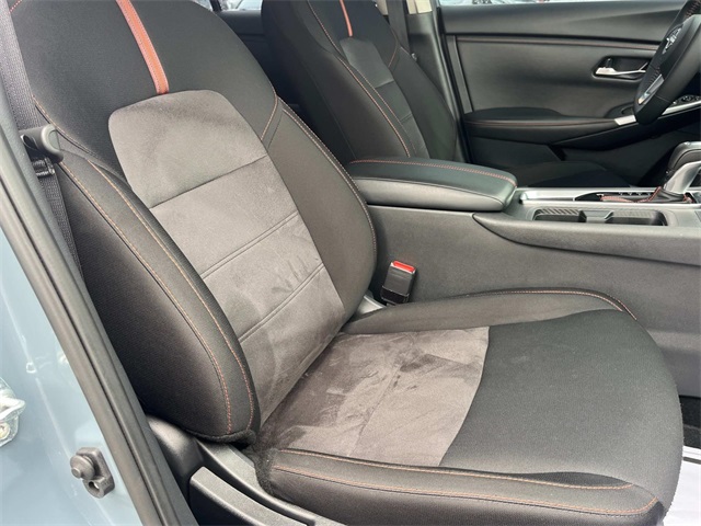 Vehicle image 11 of 42