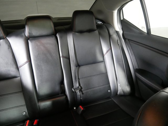 Vehicle image 14 of 33
