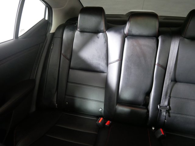 Vehicle image 12 of 33