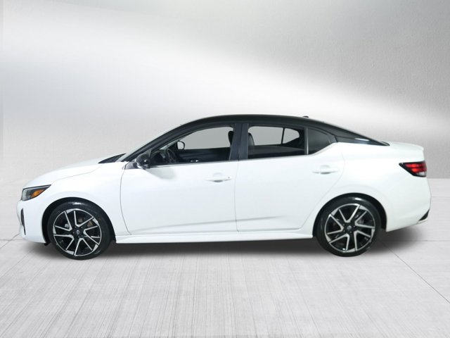 Vehicle image 8 of 33