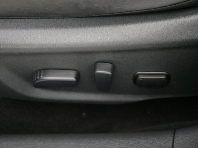 Vehicle image 20 of 33