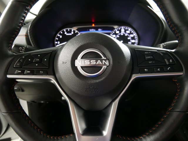 Vehicle image 25 of 33