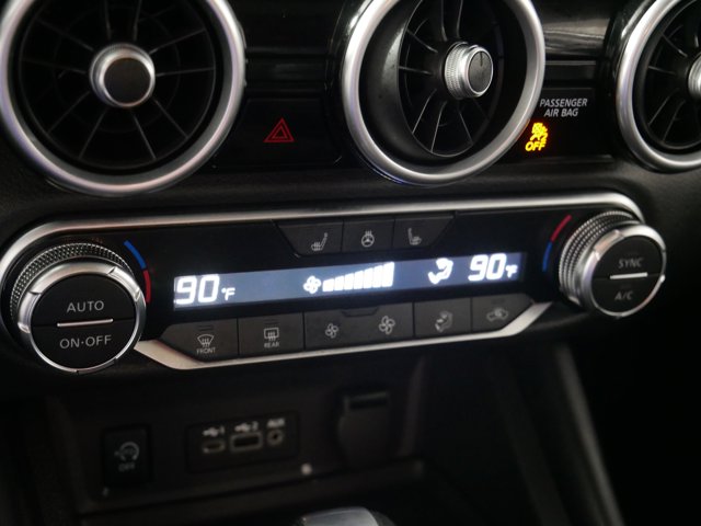 Vehicle image 23 of 33