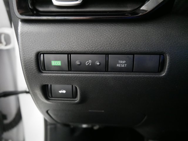 Vehicle image 26 of 33