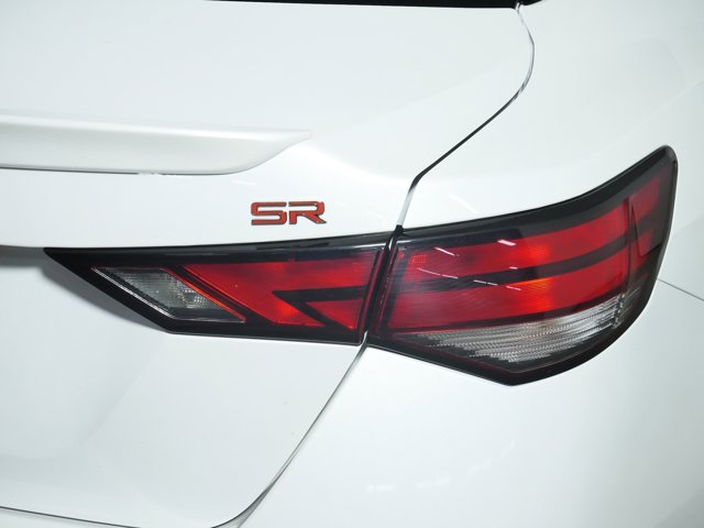 Vehicle image 17 of 33