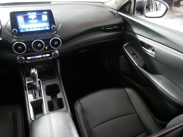 Vehicle image 11 of 33