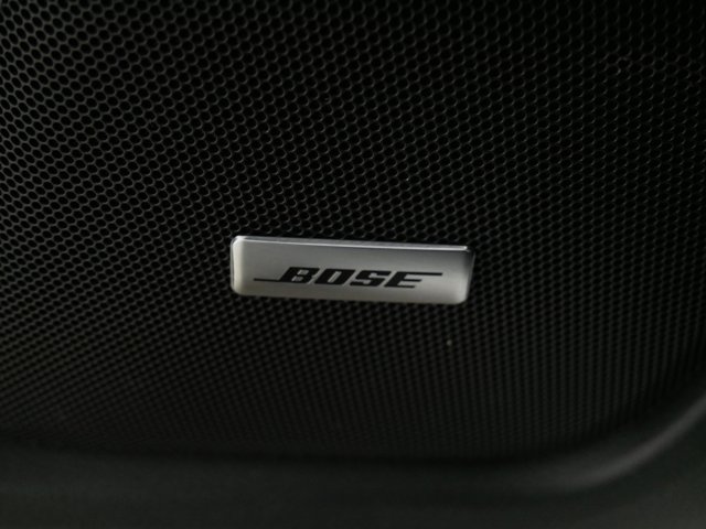 Vehicle image 27 of 33