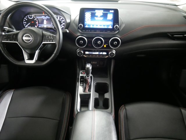 Vehicle image 10 of 33