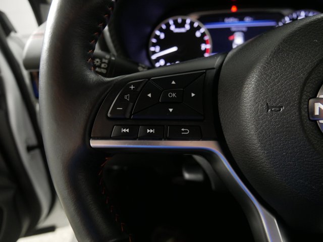 Vehicle image 28 of 33
