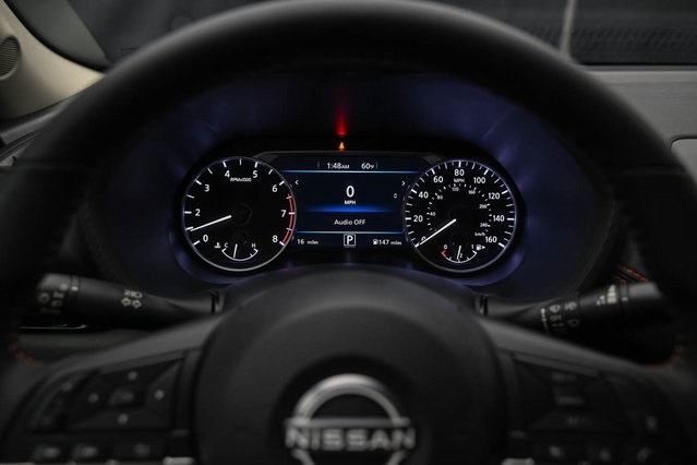 Vehicle image 29 of 32