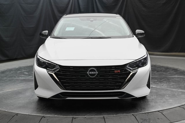 Vehicle image 3 of 32