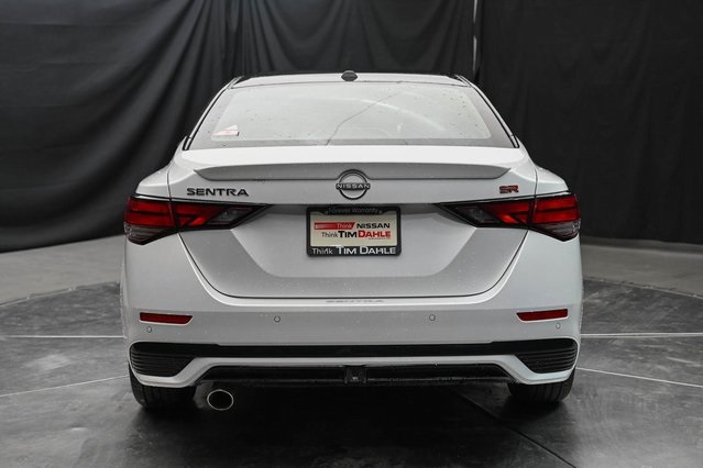 Vehicle image 4 of 32