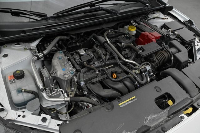 Vehicle image 28 of 32